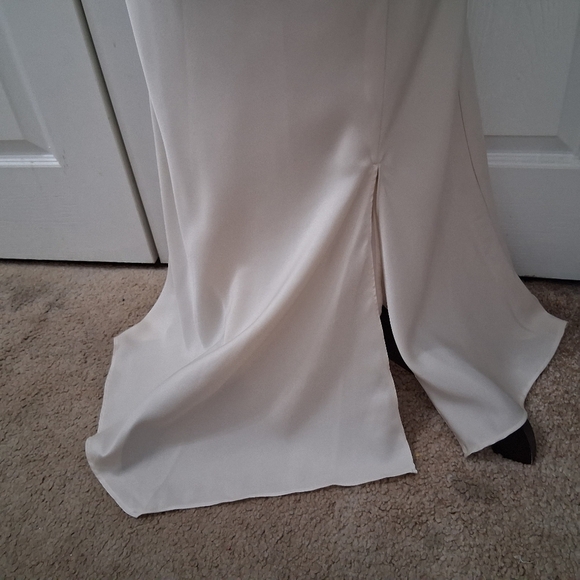 NWT All In Favor Cream Skirt With Front Slit     Size M - Picture 3 of 11